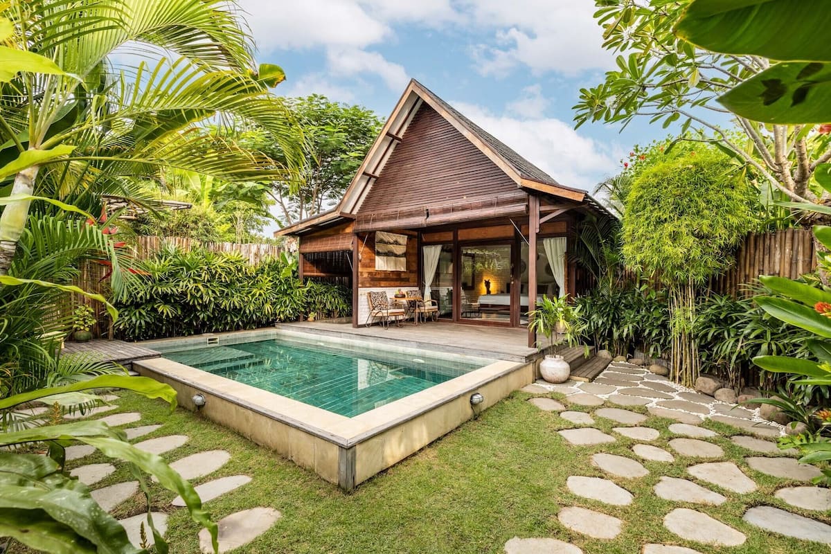 1 Bedroom Deluxe - Villa Surya | 1 bedroom, minibar, in-room safe, individually decorated