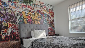 Unclassified image, 2 of 41, button - The Discerning Minimalist House in the Heart of Dallas (Dallas)