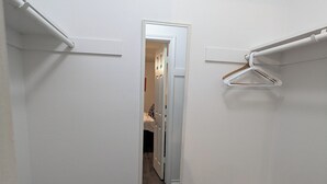 Unclassified image, 5 of 41, button - The Discerning Minimalist House in the Heart of Dallas (Dallas)