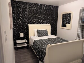 4 Schlafzimmer, Schreibtisch, Bügeleisen/Bügelbrett, kostenloses WLAN