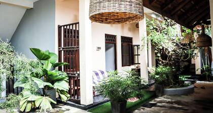 Surf & Relax Inn Arugambay