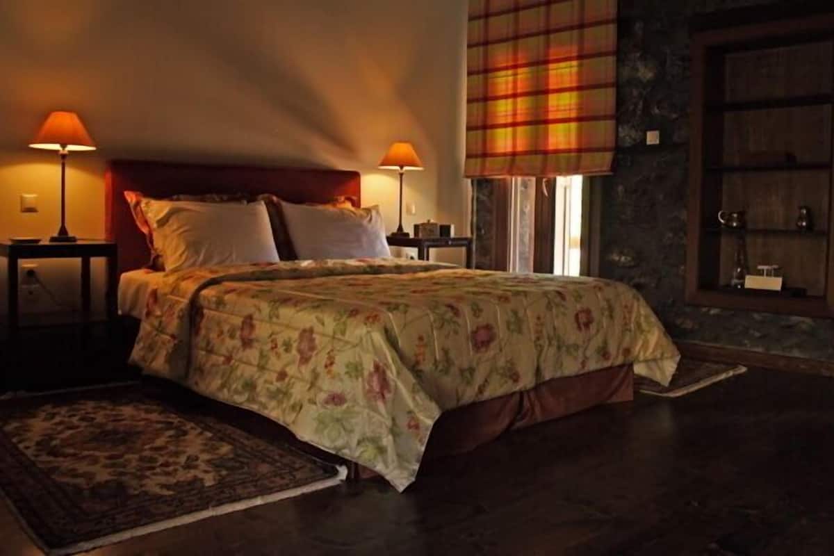 Traditional Villa | 1 bedroom, in-room safe, individually decorated, individually furnished