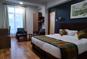 Hypo-allergenic bedding, individually furnished, desk, laptop workspace