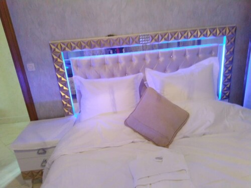 Studio dans maison Paradis ..