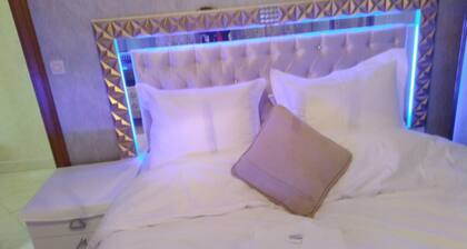 Studio dans maison Paradis ..