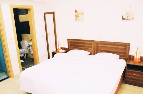 Minibar, iron/ironing board, free WiFi