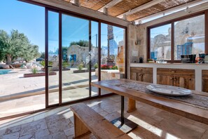 Dining - The Borgo del Trullo Magno: wood-fired oven, jacuzzi. (Contrada Lamatroccola, Ostuni)