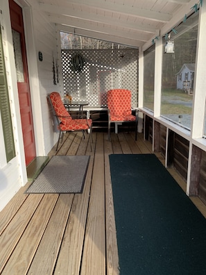 Studio (Bear Print - Cottage #12) | Terrace/patio