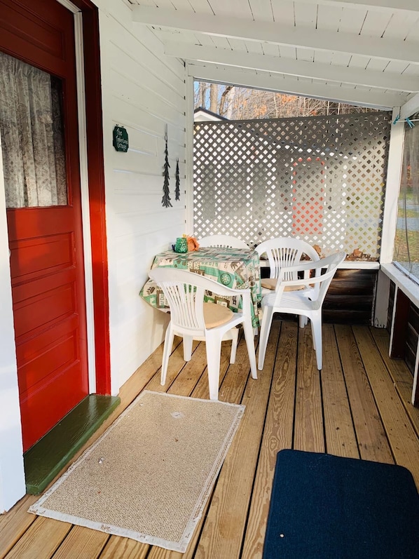 Studio (Timberland - Cottage #11) | Terrace/patio