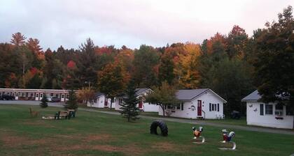 Carroll Motel & Cottages