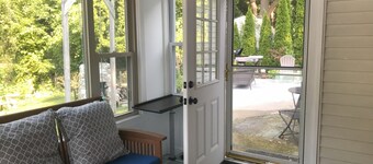 Charming & Cozy 3-Bedroom home with Private Pool