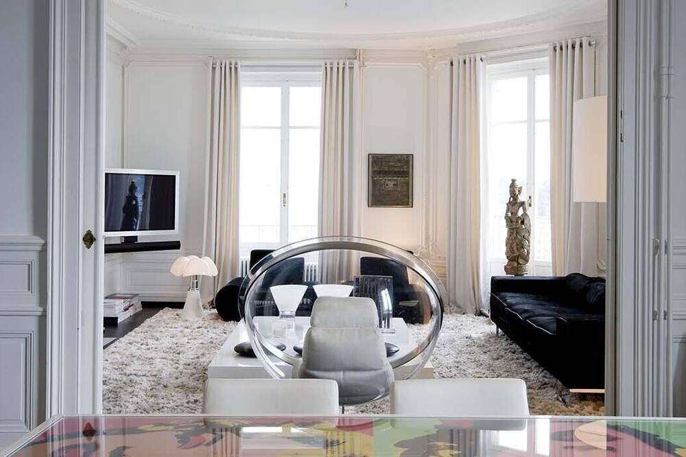 Exceptional apartment on the waterfront
