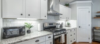 Magnolia | Stunning Views of Lookout Mtn | Dog Friendly | 2 Bed, 1.5 Bath