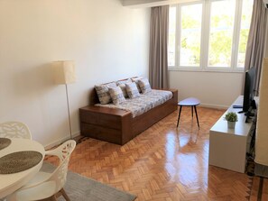 TV - Marta´s Lisbon Apartments (Lisboa)