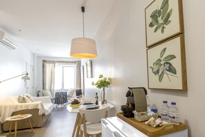 Family Apartment, Multiple Beds, Kitchenette, Ground Floor | Living room