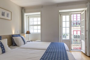 Comfort Apartment, 2 Twin Beds, Kitchenette | 1 bedroom, individually furnished, blackout drapes, iron/ironing board - Historical Center - Taipas Apartments (Porto)