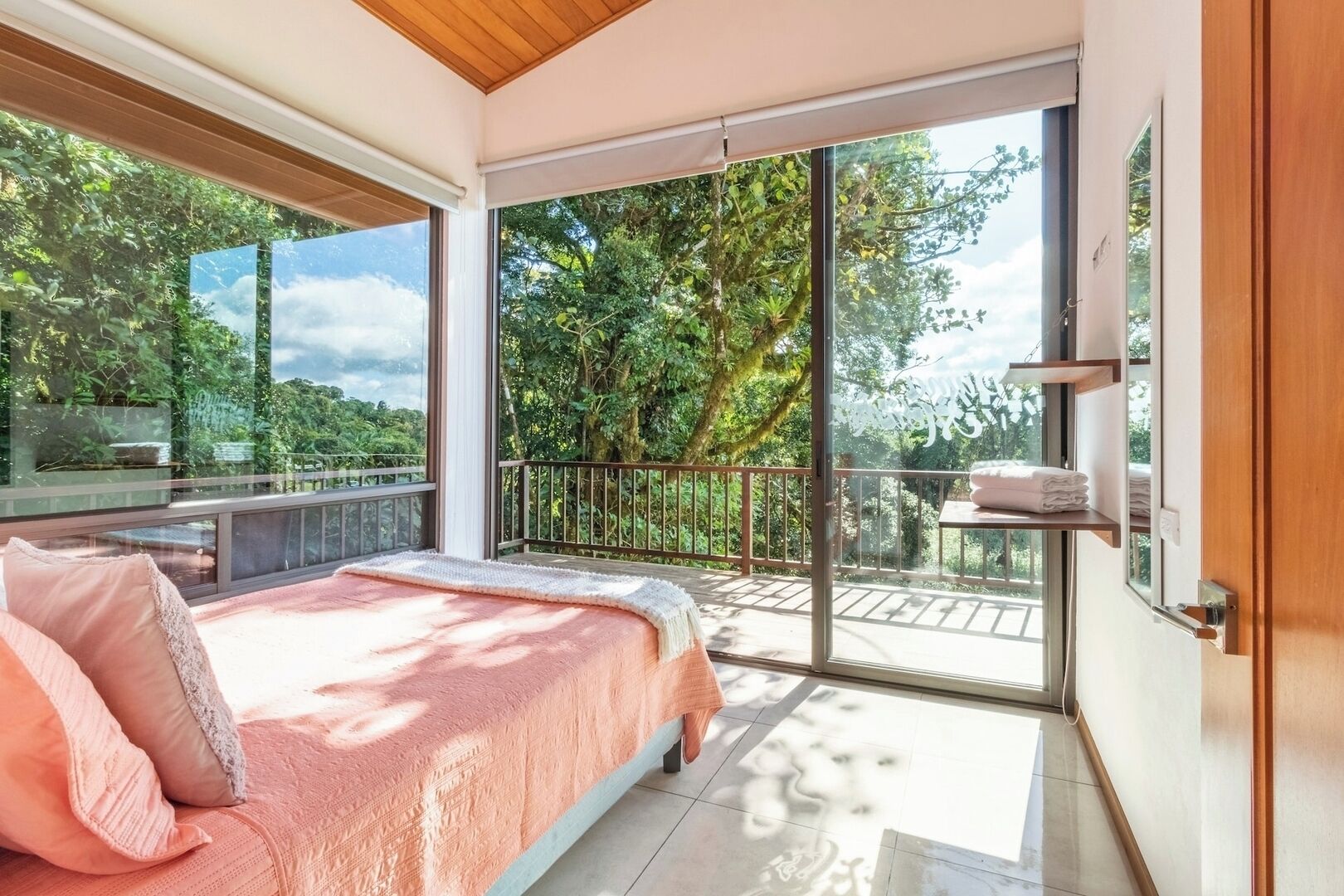 2 chambres, lit parapluie, Wi-Fi, draps fournis