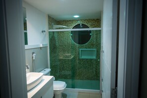 Towels, toilet paper - Itacoatiara Mansion (*with 2nd floor CLOSED) (Itacoatiara)