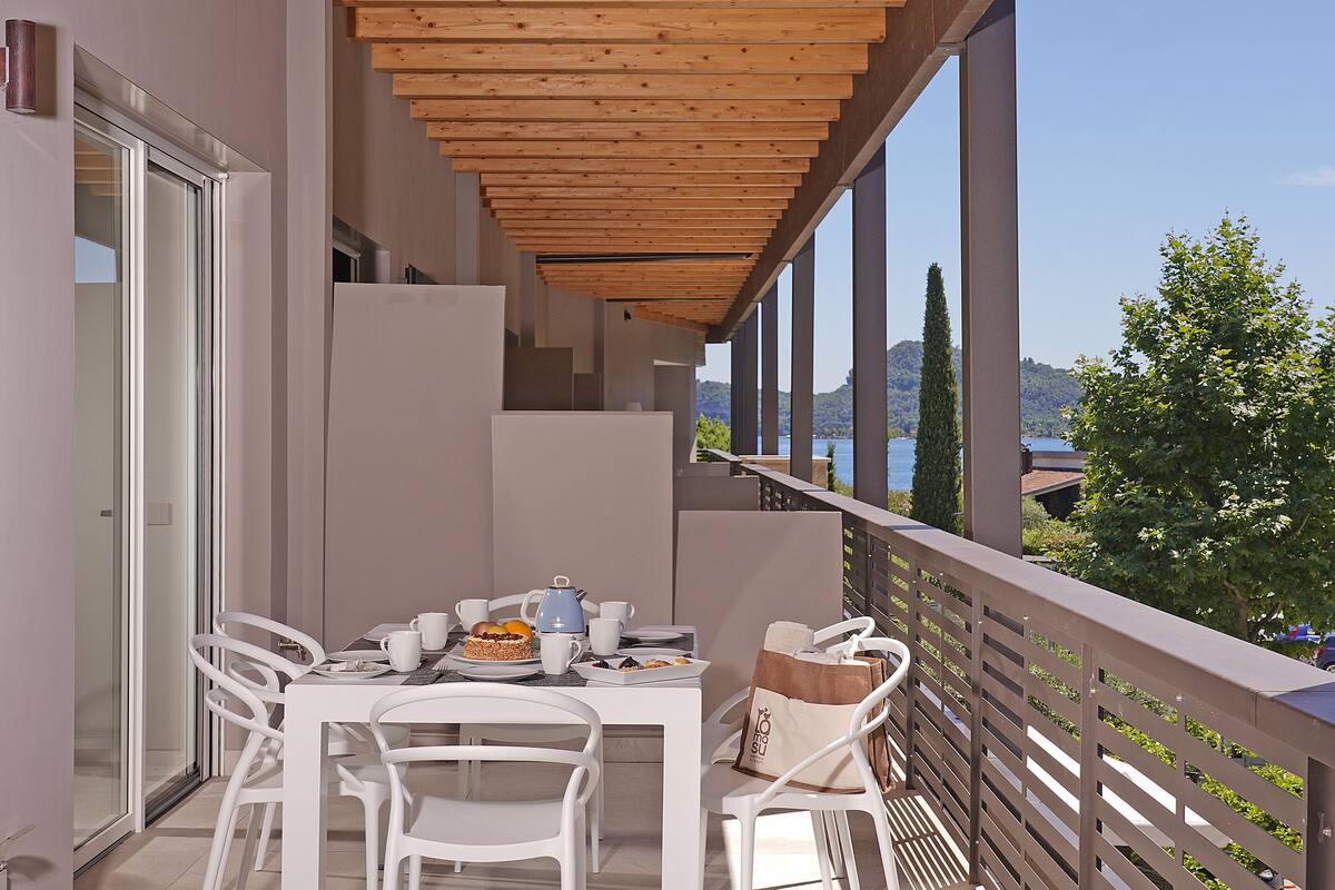 Deluxe Apartment, 2 Bedrooms, Partial Lake View, Garden Area | Balcony view
