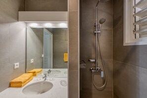 Towels, shampoo, toilet paper - Villa Colibri near the beach (orient bay)