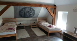 3 chambres, lit parapluie, Wi-Fi, draps fournis