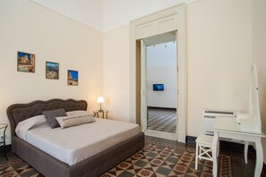 2 bedrooms, iron/ironing board, free WiFi, bed sheets - HOMES4HOLIDAYS-TEATRO MASSIMO (Catania)