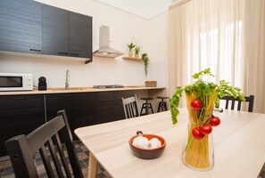 Dining - HOMES4HOLIDAYS-TEATRO MASSIMO (Catania)