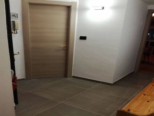 APARTMENT 50 MT CHANGEOVER, 3 BEDROOMS, 2 BATHROOMS, SKI BOX, PRIVATE PARKING