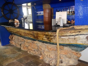 Bar (in der Unterkunft)
