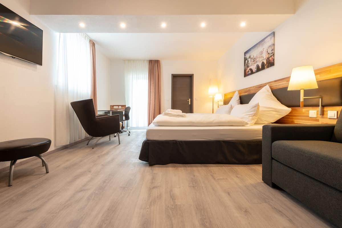 1 bedroom, minibar, in-room safe, desk