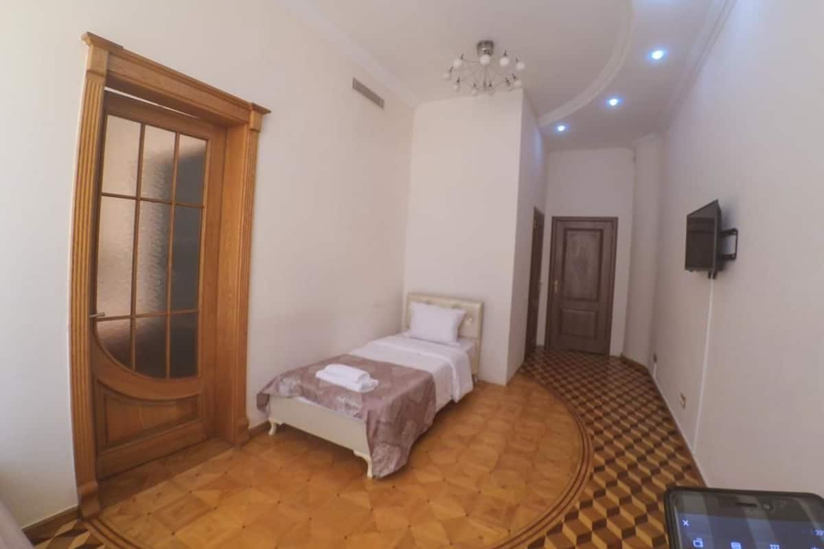Economy Single Room, 1 Bedroom, Smoking