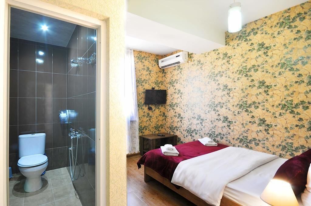 standard double room | soundproofing, iron/ironing board, free wifi