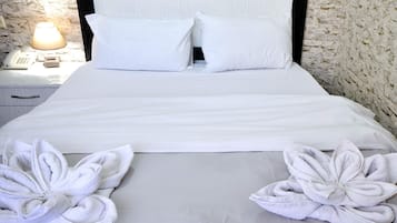 Standard Double Room | Soundproofing, iron/ironing board, free WiFi