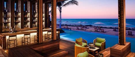 Bar (in der Unterkunft)