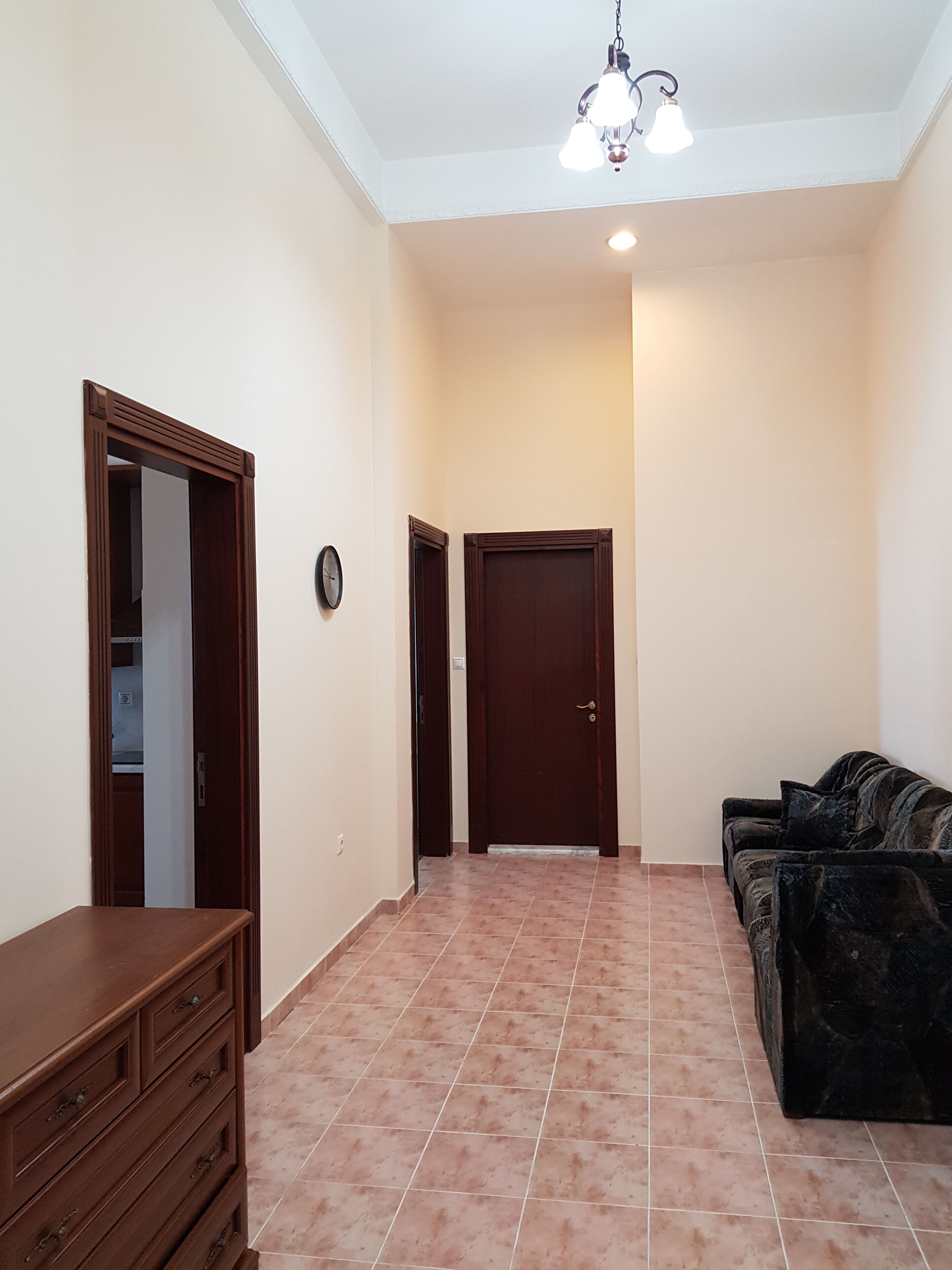 1 dormitori, planxa i posts de planxar i wifi 