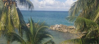 Chrisanns Hidden Cove 2 bdr apt, sleeps 5, pool, beach