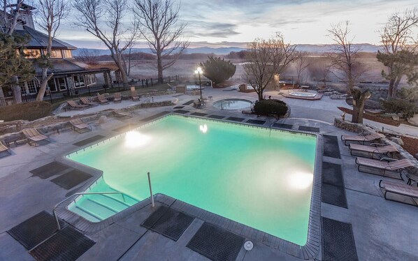 Ulkouima-allas, lämmitetty uima-allas