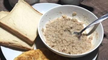 Free daily cooked-to-order breakfast