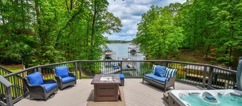 Magnificent Views family friendly dock kayak hot tub near wineries & outlet mall