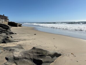 靠近海滩