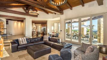 TV connectée, cheminée, médiathÚque, vidéothÚque