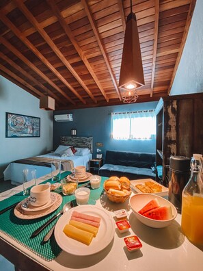 小冰箱、微波爐、爐台、洗碗機