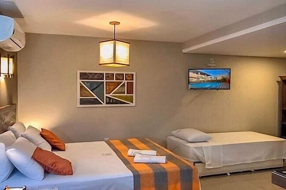 华丽开间套房 | 迷你吧、办公桌、笔记本电脑工作区、熨斗/熨衣板