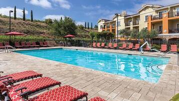 室外泳池、暖水池