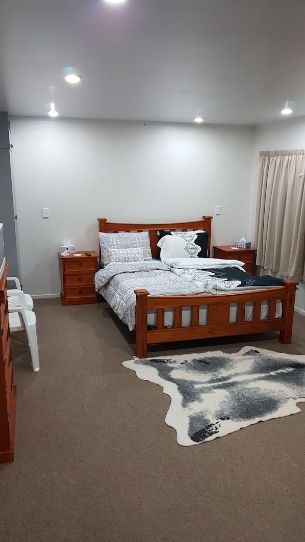 Decoración personalizada, muebles diferentes y wifi gratis