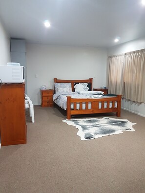 Decoración personalizada, muebles diferentes y wifi gratis