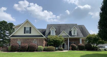 Middle GA Getaway/Retreat Location - 5 bedroom Home