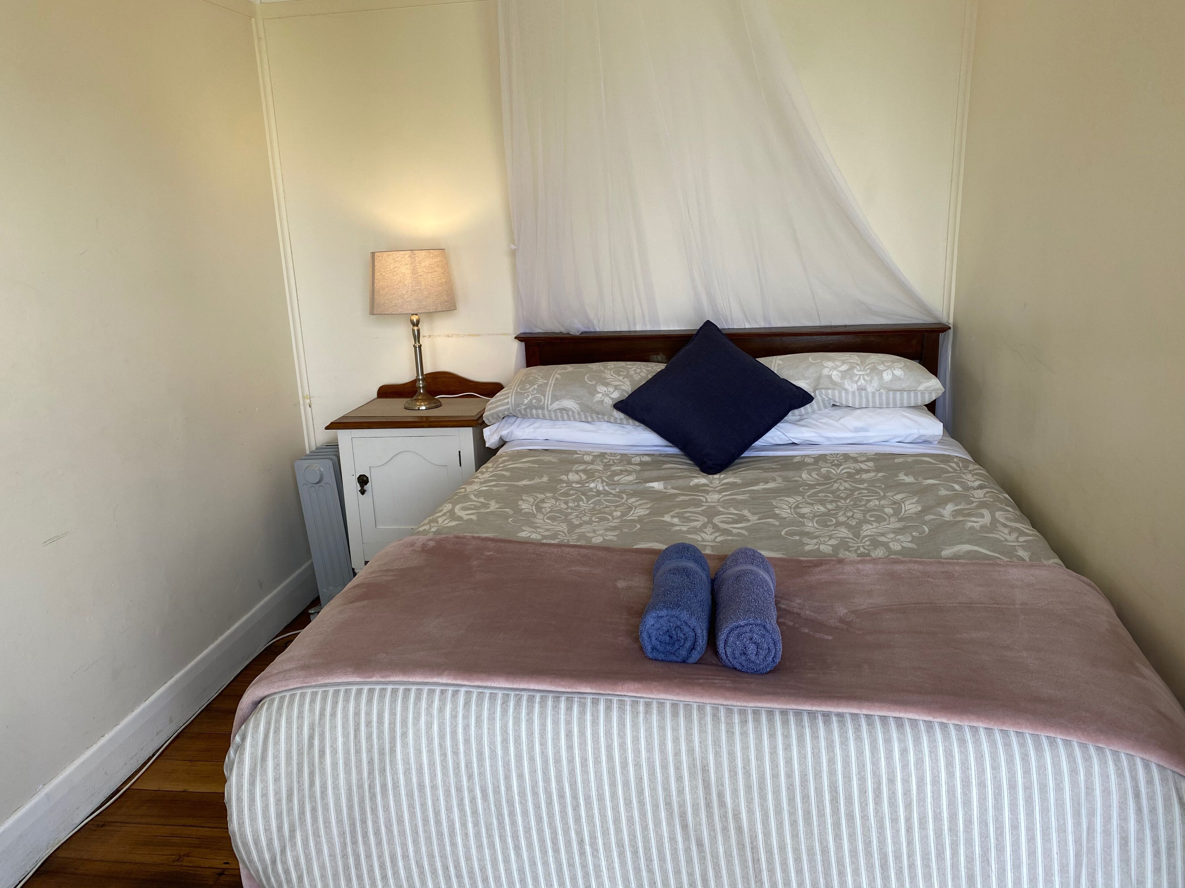 Individually decorated, individually furnished, bed sheets