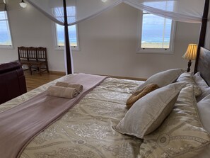 Habitación, varias camas, patio, vistas al mar (Seacroft Chapel) | Vistas desde la habitación