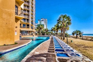 Innendørsbasseng og utendørsbasseng